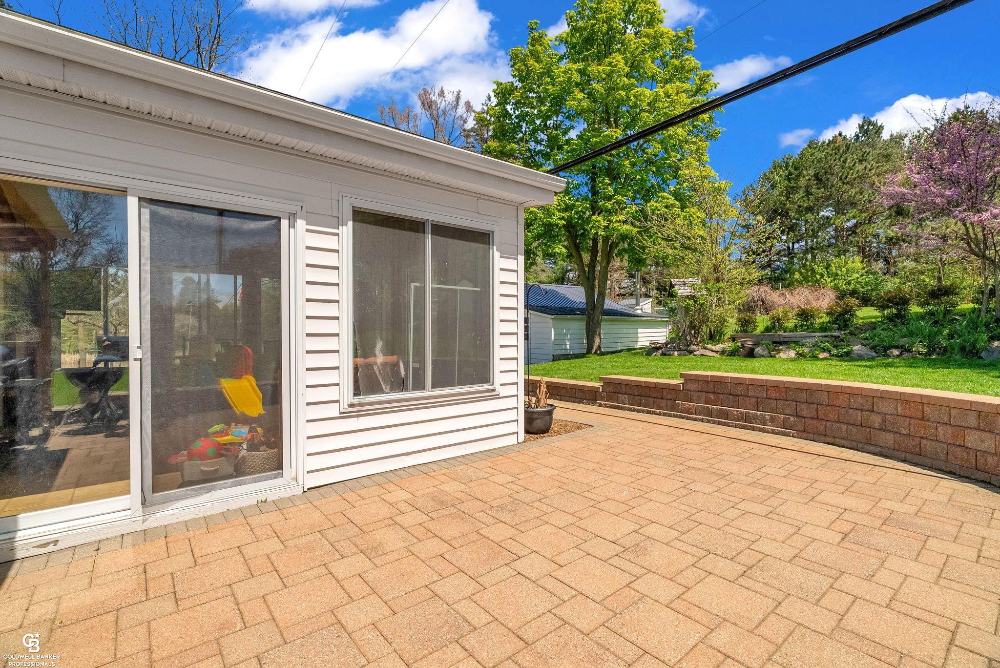 5252 Rochester Road Leonard, MI 48367 - Photo 10 of 50 50174231-344f063f-9870-4782-af0a-092d088f83ad.JPG