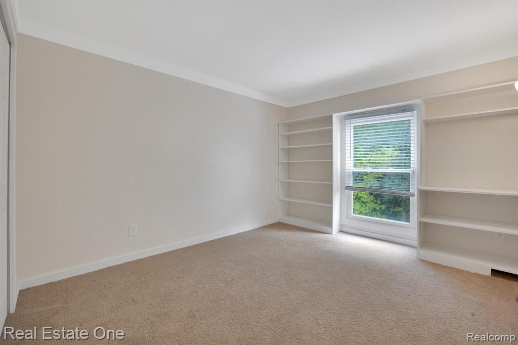 1330 Brook Lane Rochester Hills, MI 48306 - Photo 14 of 21