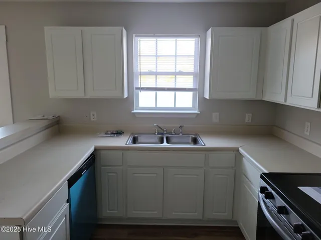 $1,400 | 3900 Elkin Ridge Drive, Unit G, Greenville, NC 27858