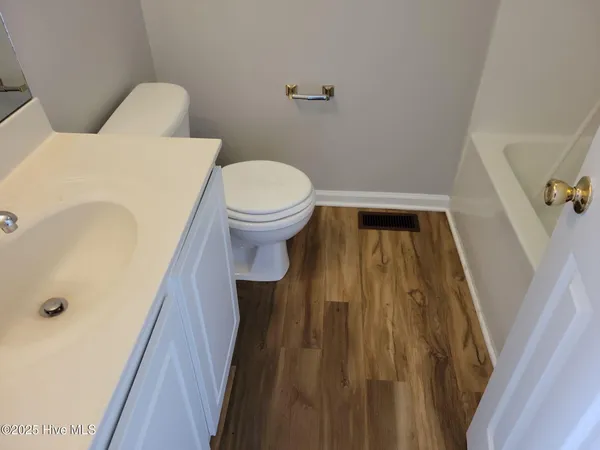 $1,400 | 3900 Elkin Ridge Drive, Unit G, Greenville, NC 27858