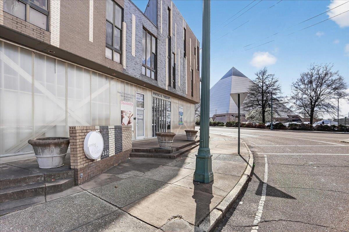 440 North Front Street, Unit 202 Memphis, TN 38105 - Photo 2 of 20 a bathroom with a sink and a toilet