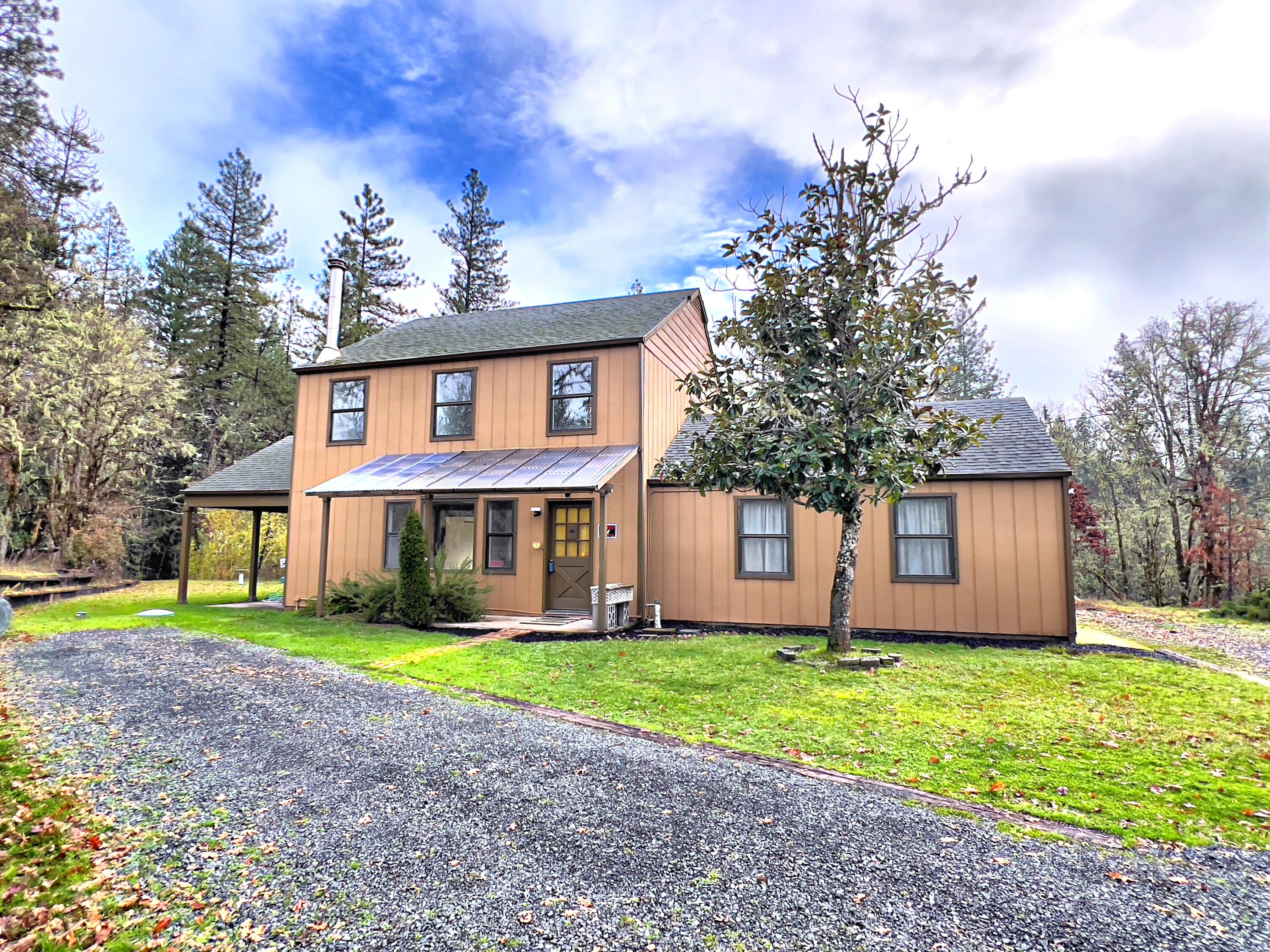 5407 Tunnel Loop Road Grants Pass, OR 97526 - Photo 1 of 19 Front View