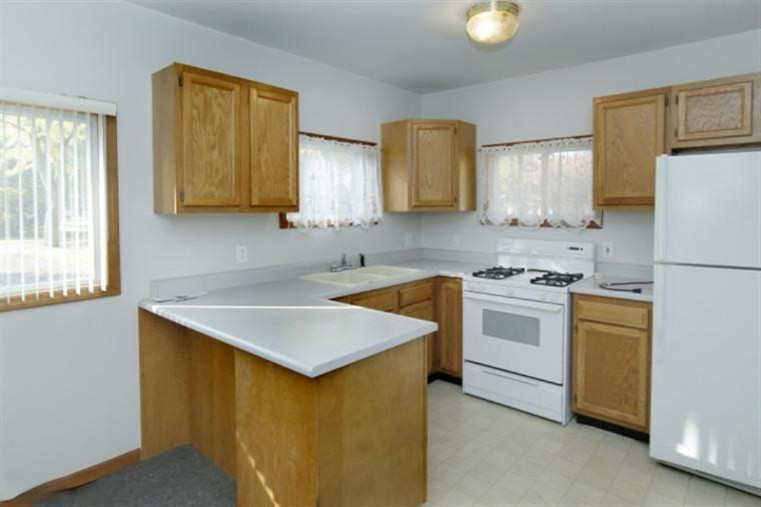 648 South Lincoln Avenue Three Rivers, MI 49093 - Photo 5 of 16 Additional Photo
