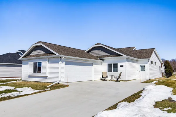 $360,000 | 3720 34th Street South, Moorhead, MN 56560