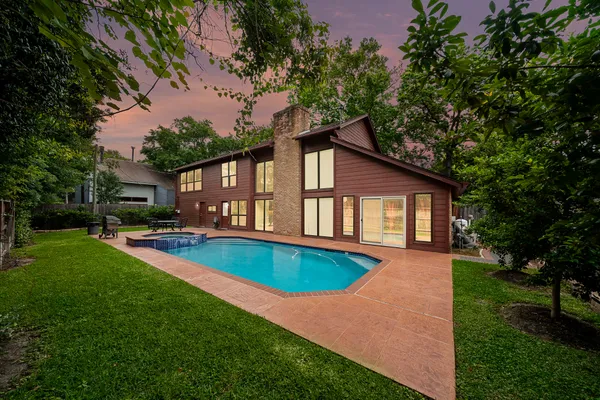 $1,050,000 | 1019 Ridgeley Drive, Hilshire Village, TX 77055