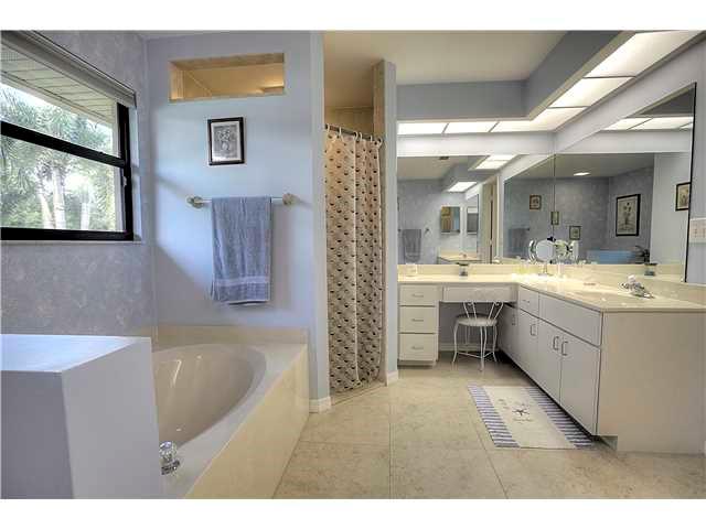 2090 Southwest Hackman Terrace Stuart, FL 34997 - Photo 8 of 18 Gallery Image 8