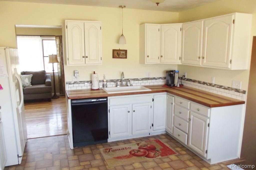 11580 North Owosso Road Fowlerville, MI 48836 - Photo 9 of 13 Gallery Image 9
