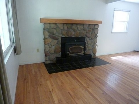 424 Highview Road Traverse City, MI 49696 - Photo 8 of 20 1821211-7.JPG