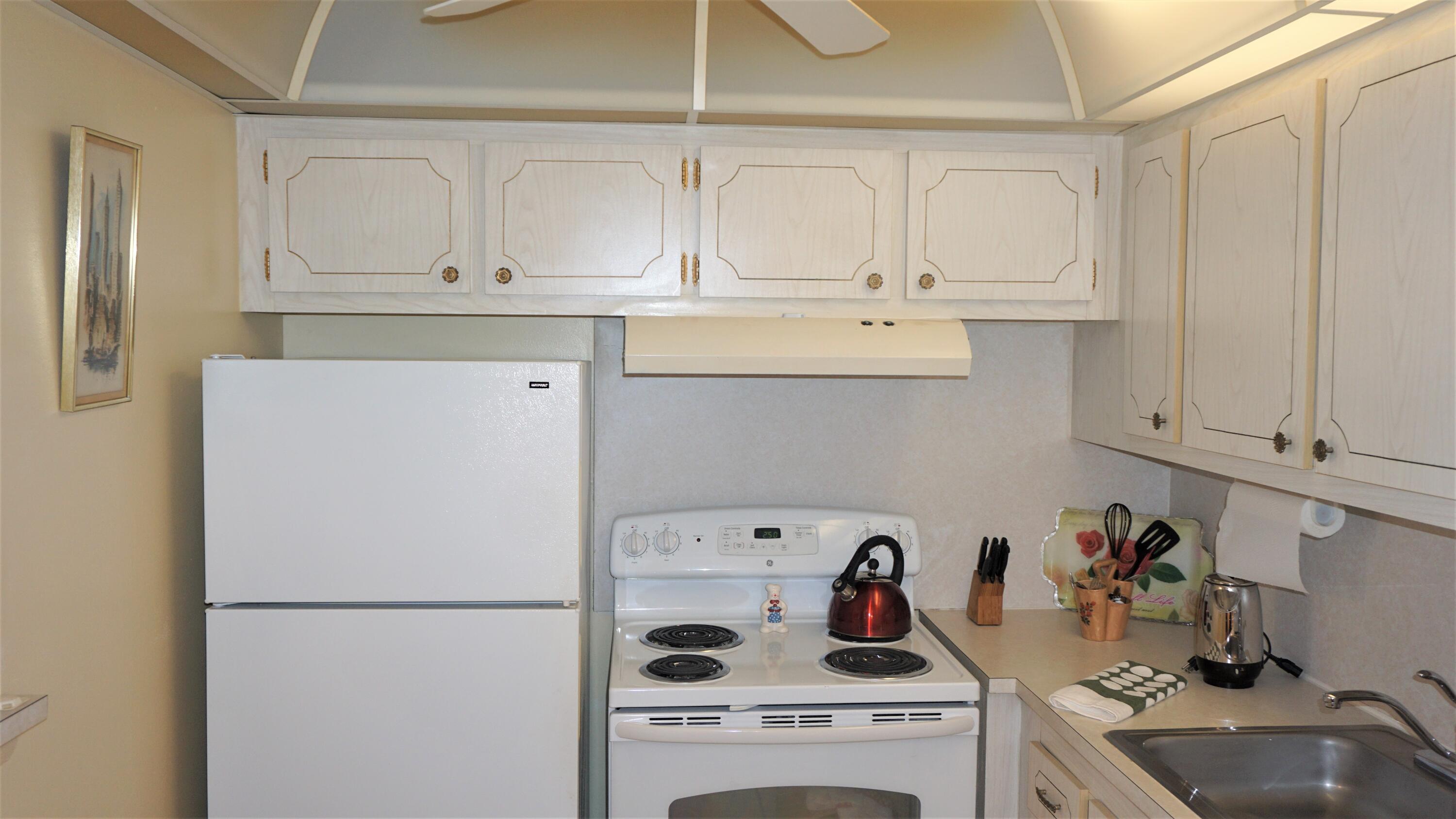 302 Preston H Boca Raton, FL 33434 - Photo 8 of 31 DSC06427