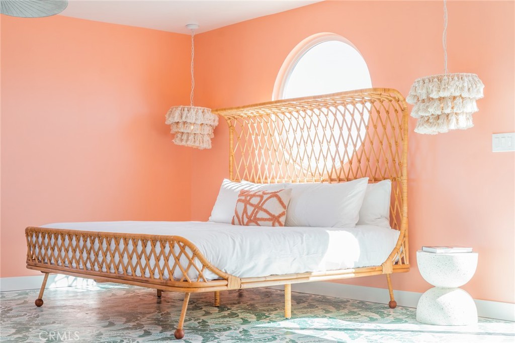 56345 Moonstone Road Yucca Valley, CA 92284 - Photo 32 of 69 a living room with a couch and a table