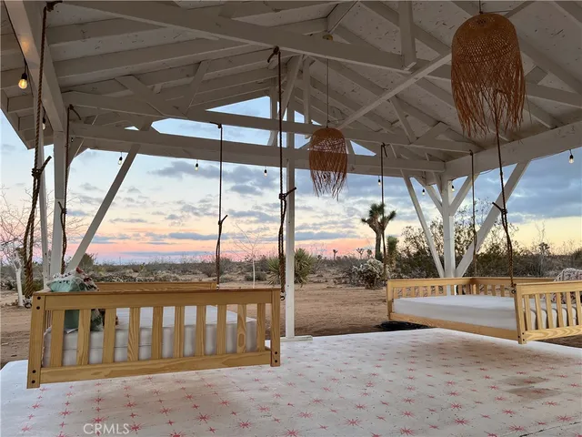 a view of a pathway along a building