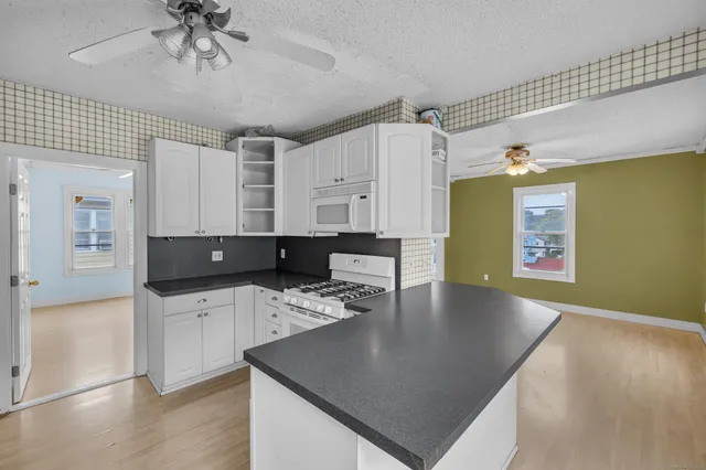 $2,000 | 152 West Center Street, Manchester, CT 06040