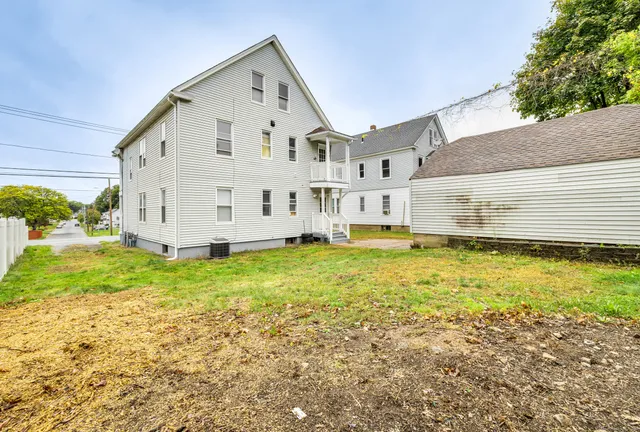 $2,000 | 152 West Center Street, Manchester, CT 06040