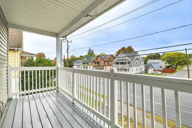 $2,000 | 152 West Center Street, Manchester, CT 06040