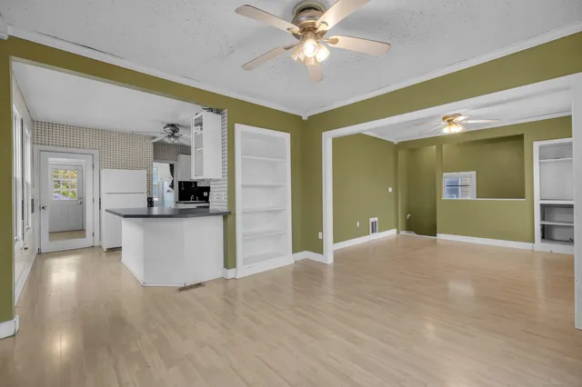 $2,000 | 152 West Center Street, Manchester, CT 06040