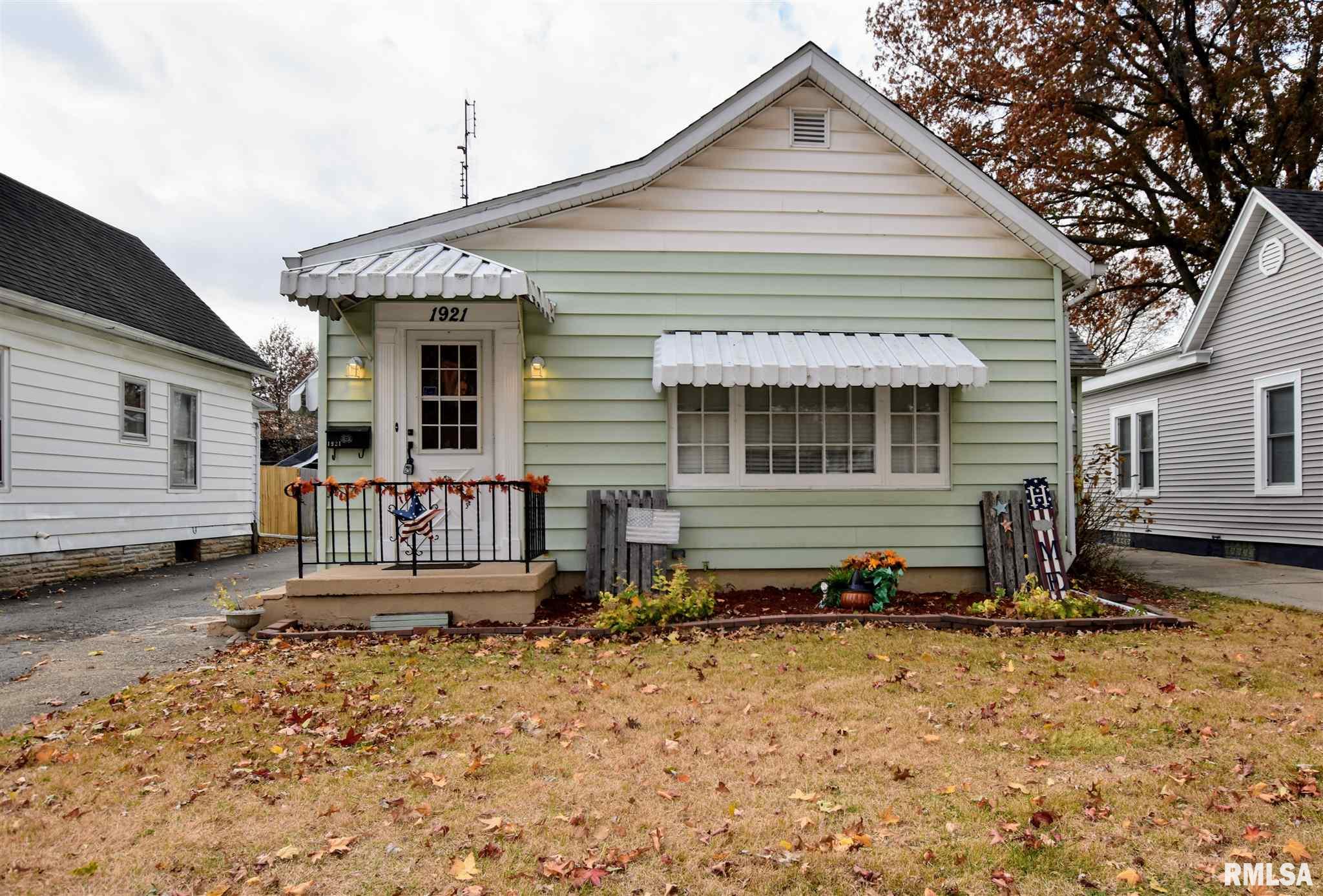 1921 North 9th Street Springfield, IL 62702 - Photo 1 of 30