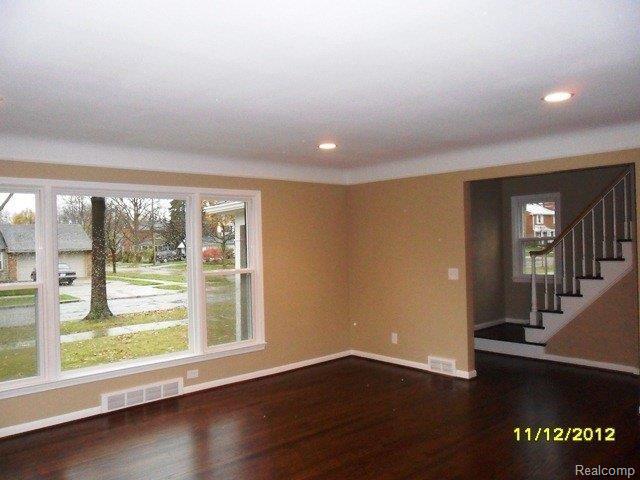 1908 Severn Road Grosse Pointe, MI 48236 - Photo 24 of 25 =living room 1.JPG