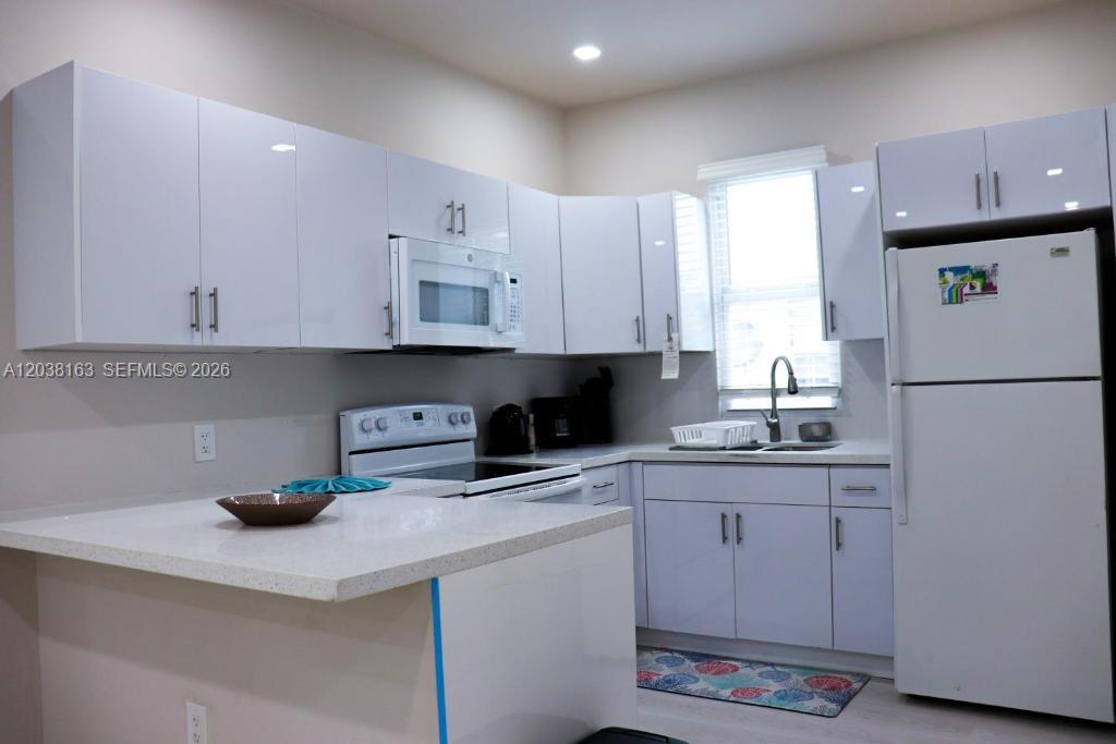 214 Southwest 2nd Terrace Dania Beach, FL 33004 - Photo 29 of 34