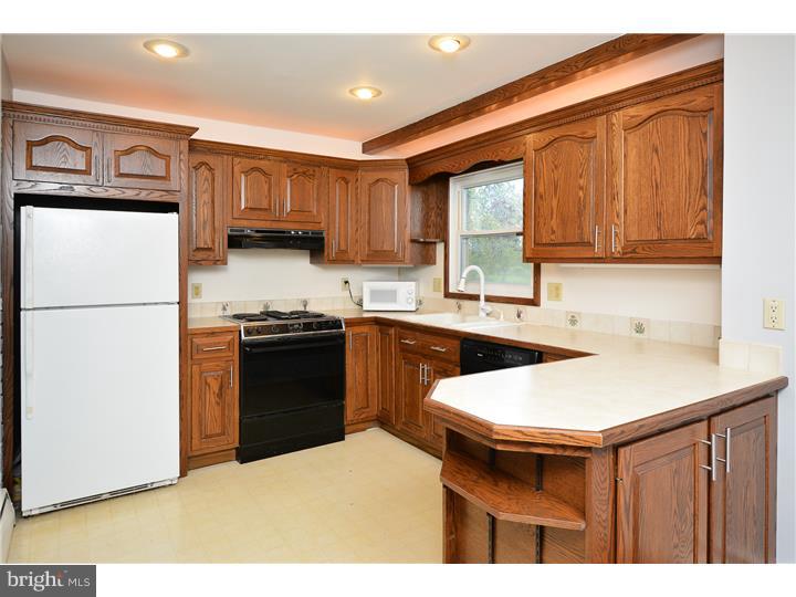 853 Spring City Road Phoenixville, PA 19460 - Photo 4 of 25