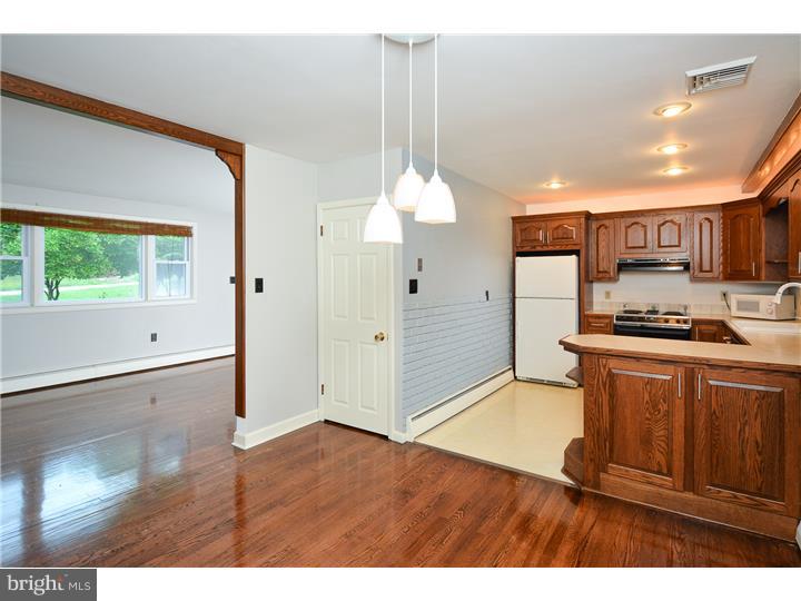 853 Spring City Road Phoenixville, PA 19460 - Photo 6 of 25