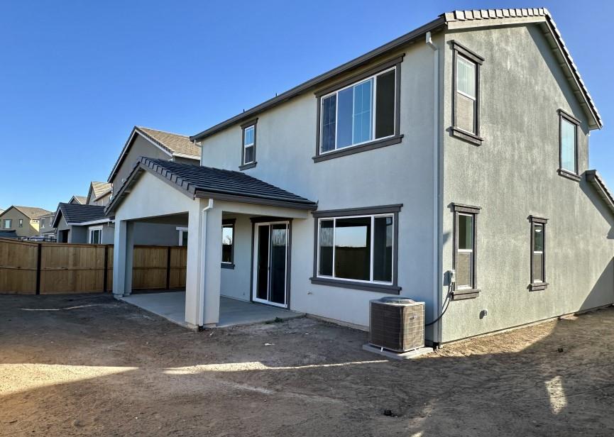 611 Willow Bend Lathrop, CA 95330 - Photo 11 of 11 a front view of a house with a yard