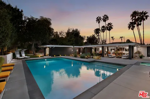 $3,025,000 | 20150 Delita Drive, Woodland Hills, CA 91364