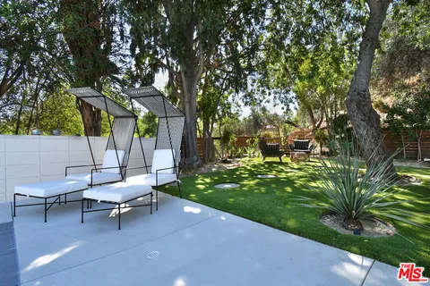 $3,025,000 | 20150 Delita Drive, Woodland Hills, CA 91364