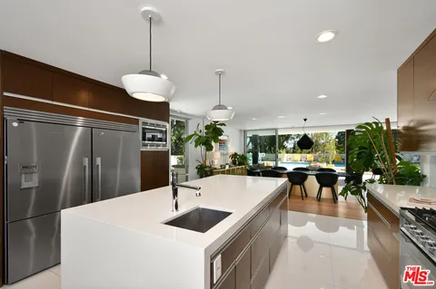 $3,025,000 | 20150 Delita Drive, Woodland Hills, CA 91364