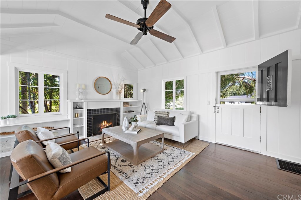 475 El Bosque Laguna Beach, CA 92651 - Photo 4 of 30