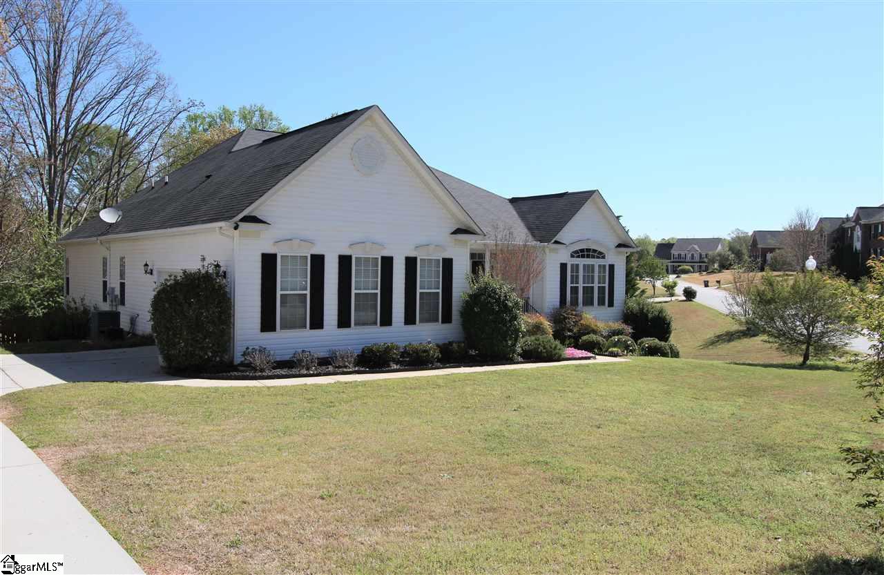 105 Hydrangea Way Simpsonville, SC 29681 - Photo 3 of 36 Gallery Image 3