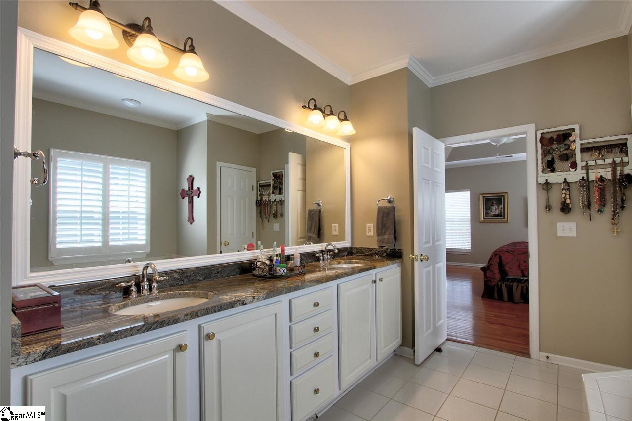 105 Hydrangea Way Simpsonville, SC 29681 - Photo 28 of 36 Gallery Image 28