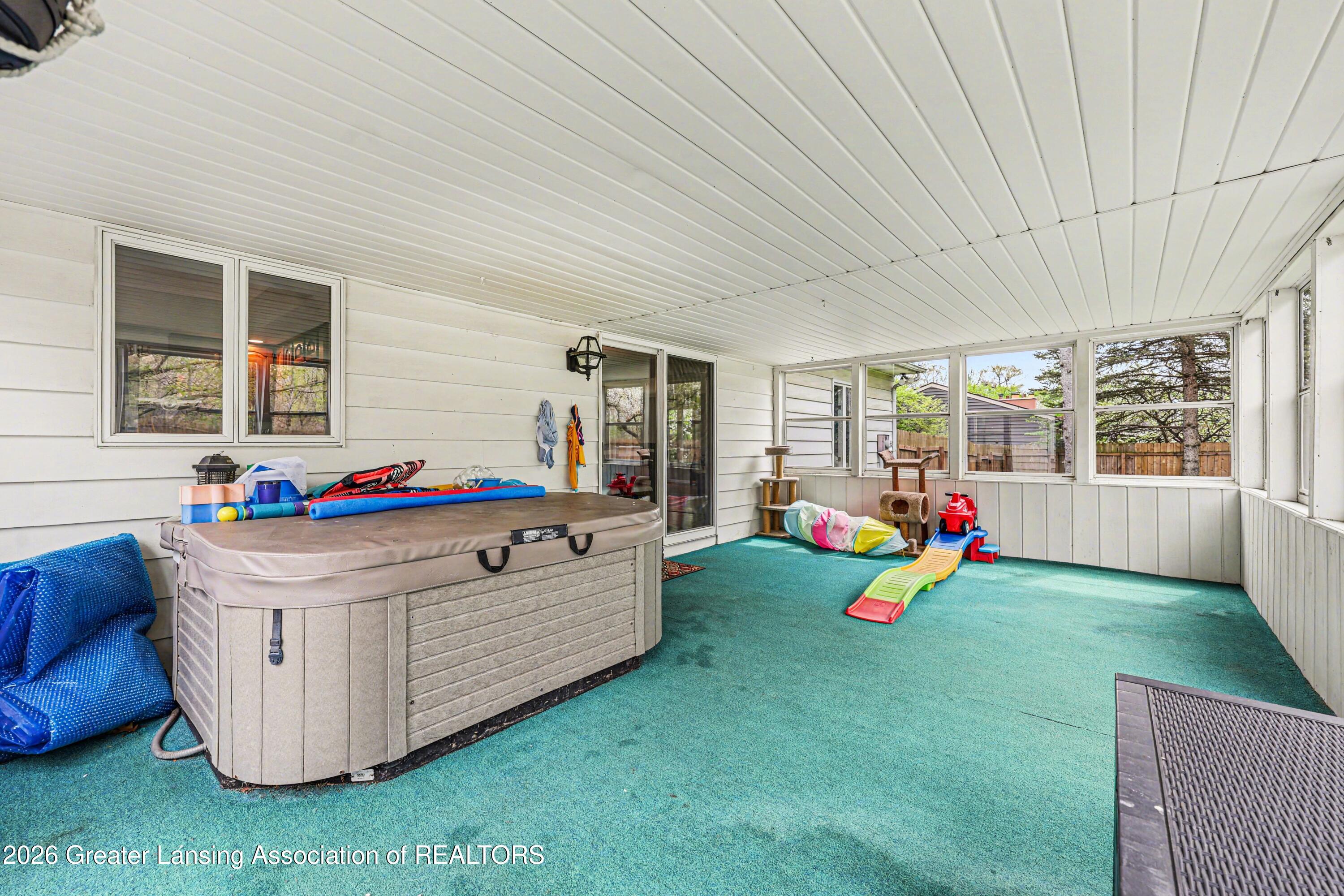 2096 Tomahawk Road Okemos, MI 48864 - Photo 39 of 44 042_file_3918