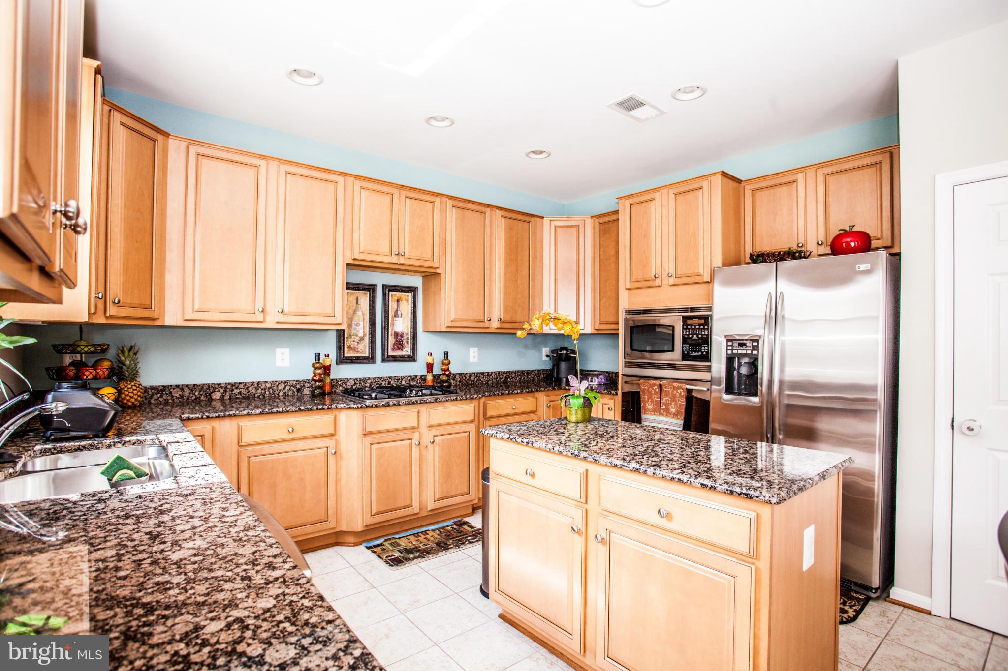 4001 Presidential Hill Loop Dumfries, VA 22025 - Photo 6 of 22 Kitchen