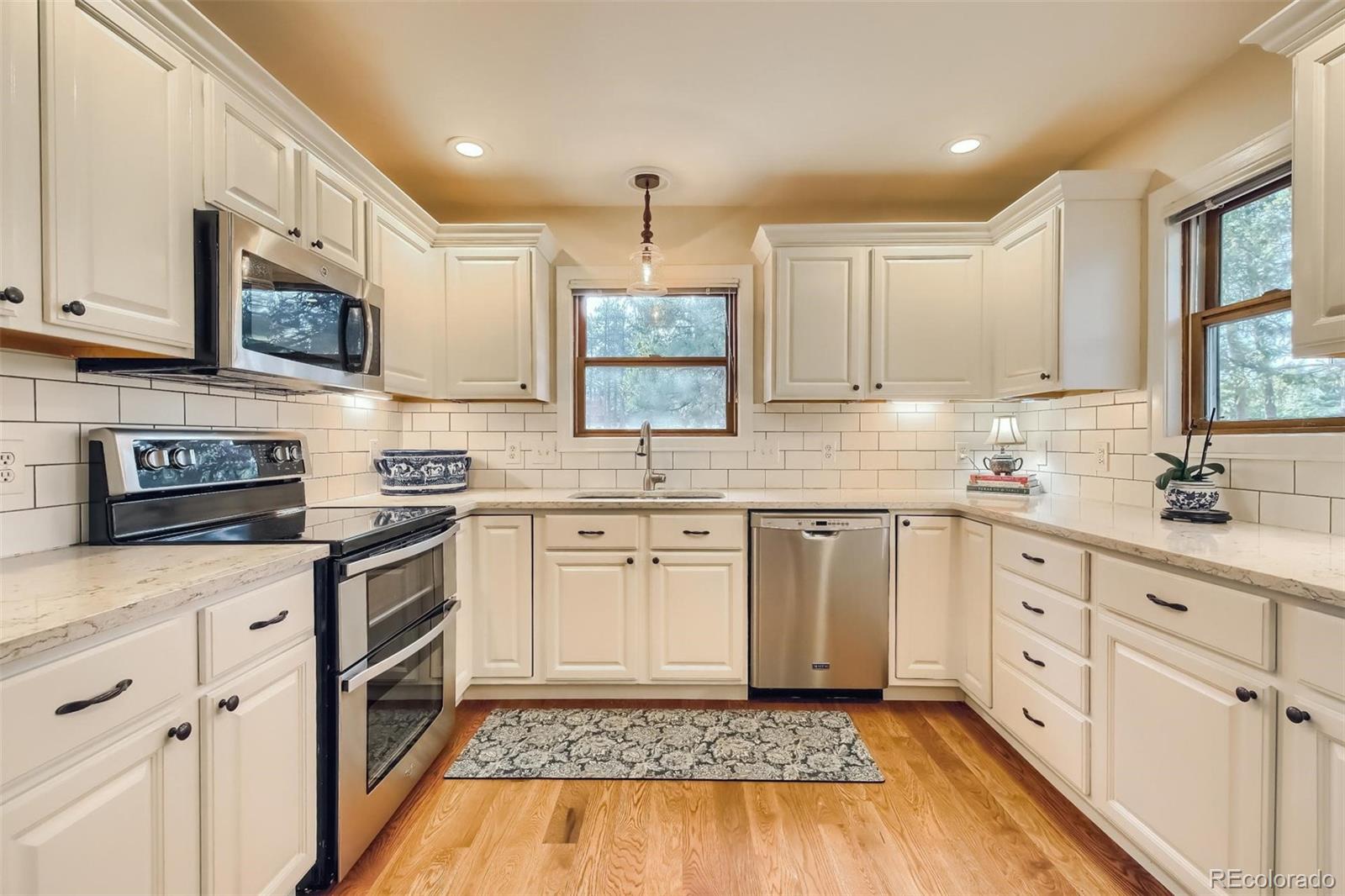 588 Dawson Road Pine, CO 80470 - Photo 9 of 35 Gallery Image 9