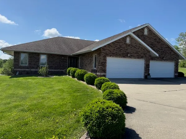 $299,900 | 148 Virginia Drive, Unit B, Makanda, IL 62958