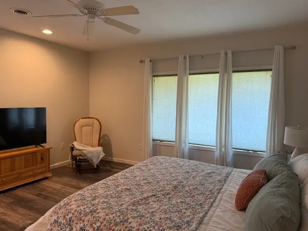 $299,900 | 148 Virginia Drive, Unit B, Makanda, IL 62958