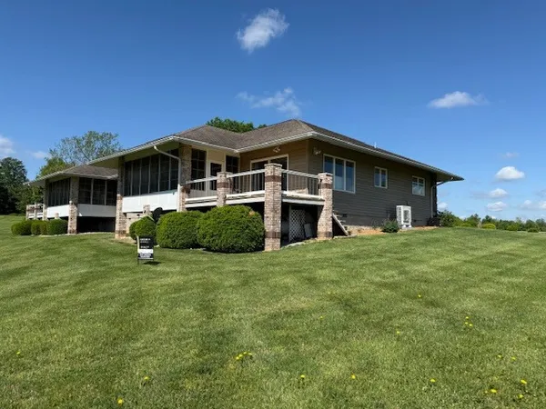 $299,900 | 148 Virginia Drive, Unit B, Makanda, IL 62958