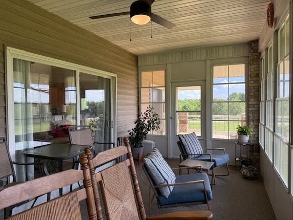 $299,900 | 148 Virginia Drive, Unit B, Makanda, IL 62958