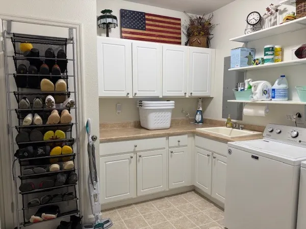 $299,900 | 148 Virginia Drive, Unit B, Makanda, IL 62958