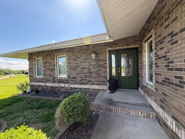 $299,900 | 148 Virginia Drive, Unit B, Makanda, IL 62958