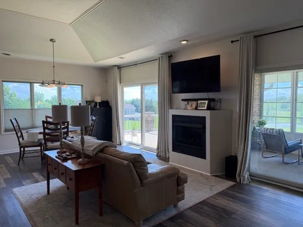 $299,900 | 148 Virginia Drive, Unit B, Makanda, IL 62958