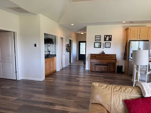 $299,900 | 148 Virginia Drive, Unit B, Makanda, IL 62958