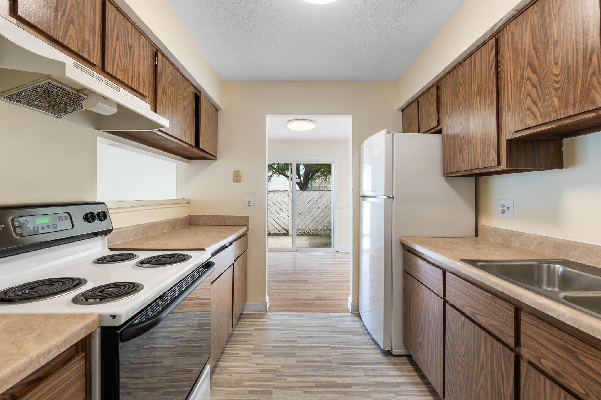 5198 Dierker Road, Unit D Columbus, OH 43220 - Photo 14 of 40 5198 Dierker Rd (Interior)-12