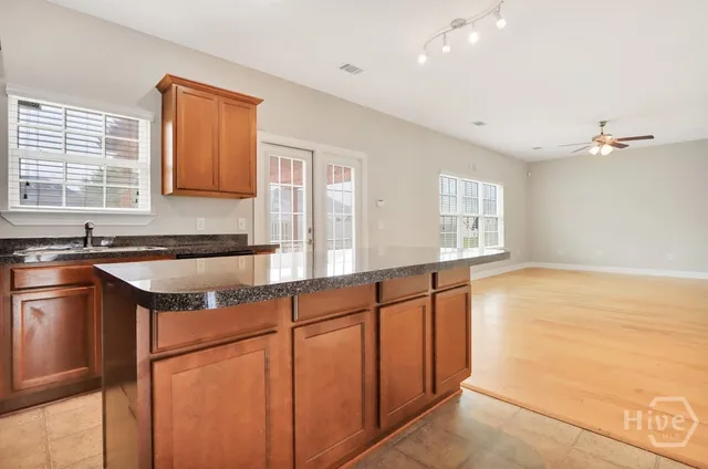 $2,600 | 255 Red Oak Drive, Richmond Hill, GA 31324