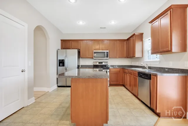 $2,600 | 255 Red Oak Drive, Richmond Hill, GA 31324