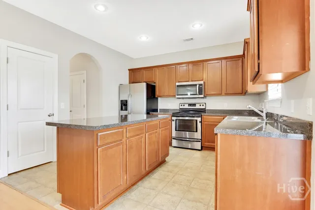 $2,600 | 255 Red Oak Drive, Richmond Hill, GA 31324