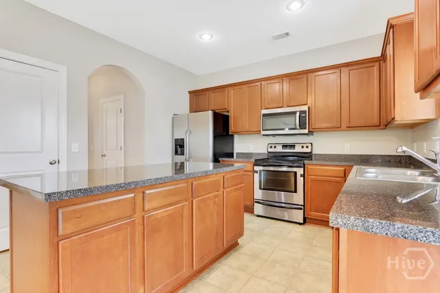 $2,600 | 255 Red Oak Drive, Richmond Hill, GA 31324