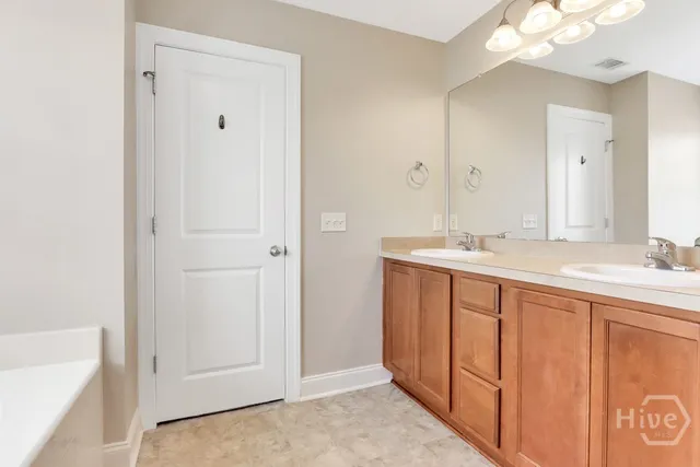 $2,600 | 255 Red Oak Drive, Richmond Hill, GA 31324