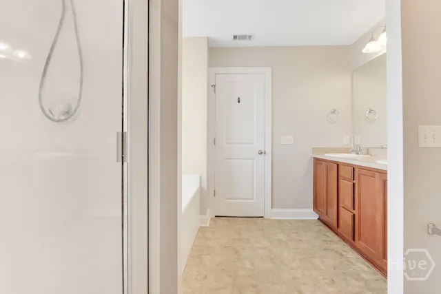 $2,600 | 255 Red Oak Drive, Richmond Hill, GA 31324