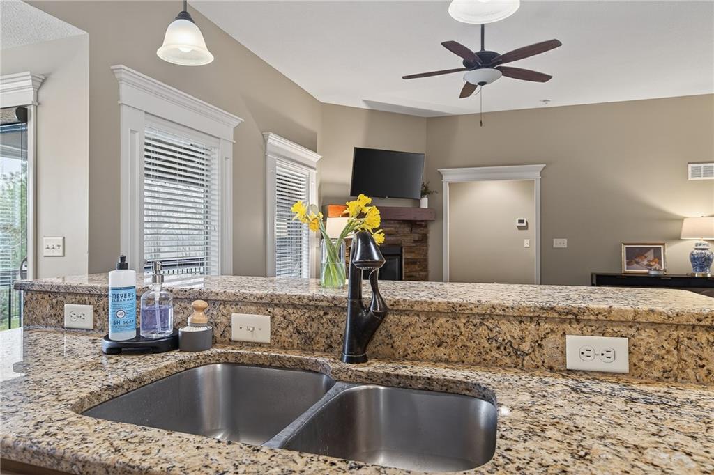 18302 West 194th Terrace Spring Hill, KS 66083 - Photo 15 of 46